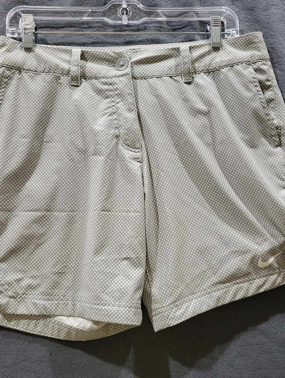 Nike Golf Tour Performance 7" Shorts Woman's Size 8 Dri-FIT Grey White Polka Dot
